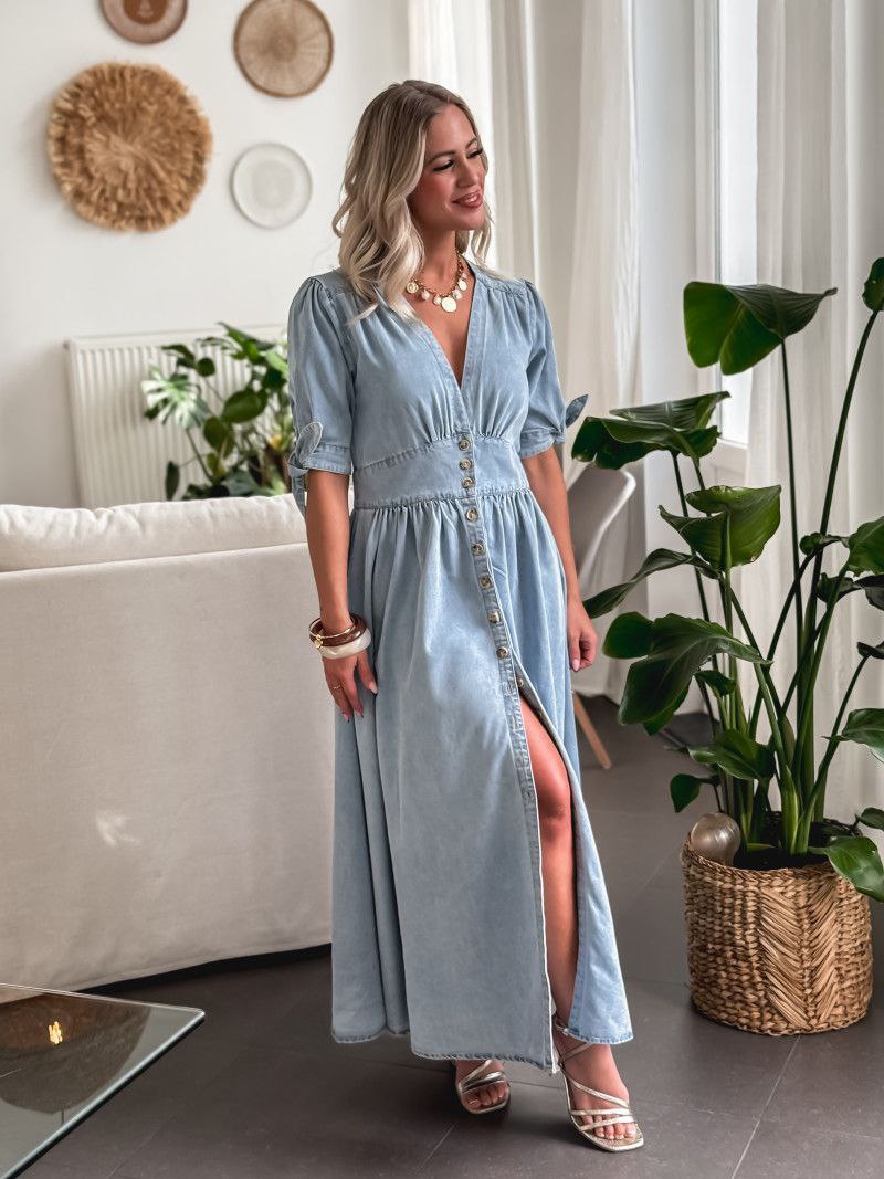 Liliana - La Sophistication du Denim Sexy
